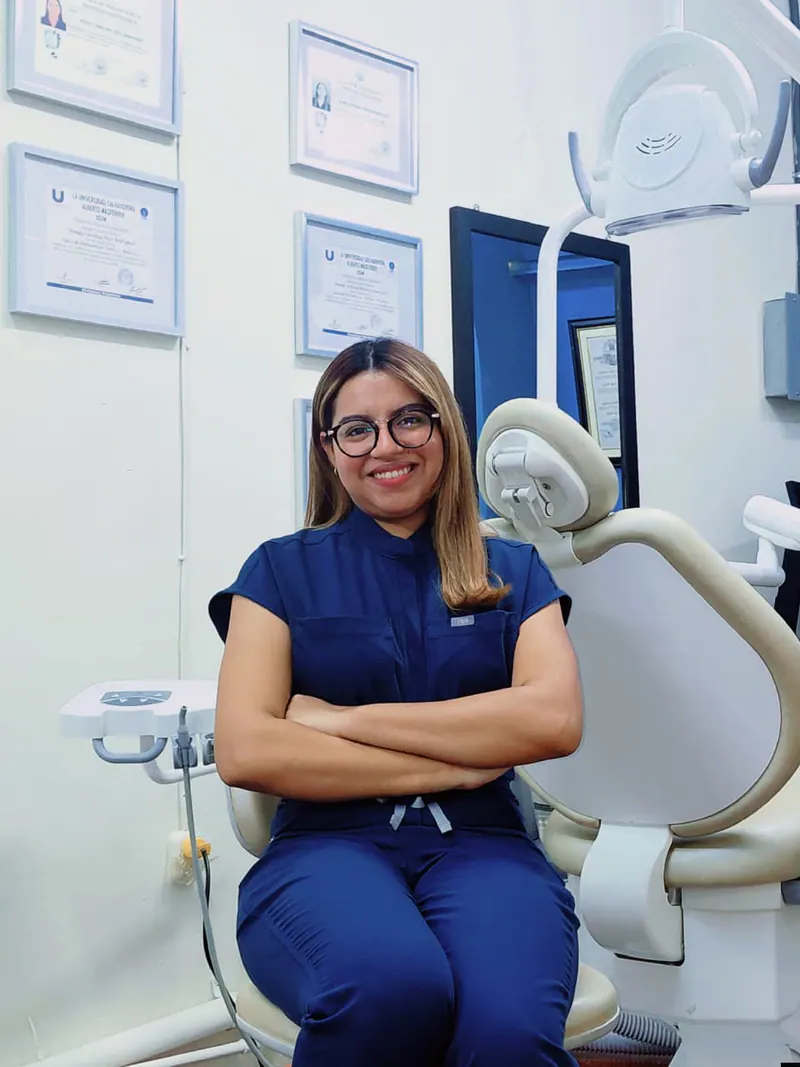 Dra. Wendy Rizo, cirujana dental de Clínica Dental JH